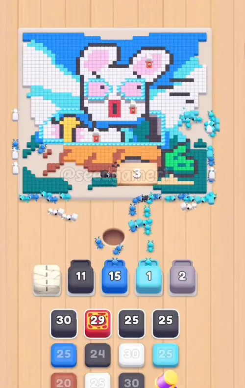 White Blocks Take Two Slots (0:47 – 1:23)
